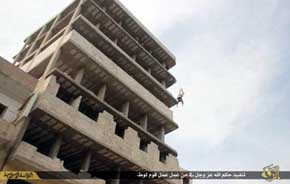 Terroristas de ISIS arrojan desde un sexto piso a un hombre por ser homosexual