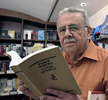 El editor de las Obras Completas de Pablo Neruda, Hernán Loyola  