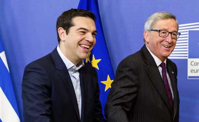 Juncker y Tsipras de la mano en Bruselas 