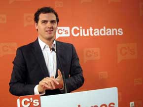 Rivera cree que el PP quiere hacer creer que un catalán no puede gobernar en España 
