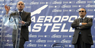 Camps inaugura el aeropuerto de Castellón. (EFE)