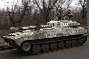 Un tanque de los soldados prorrusos, en las afueras de Donetsk 

