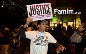 El Gobierno de EEUU acusa a la Policía de Ferguson de discriminación racial