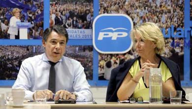 Hernando (PP) dice que Ignacio González es una persona 'honrada' y Aguirre un 'activo importantísimo' del partido 