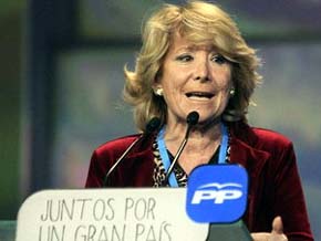 Aguirre se planta y no admite imposiciones de Rajoy: 'No soy un monigote'