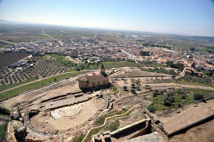 Vista del Teatro romano de Medellín...