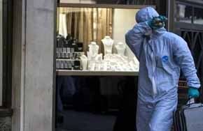 Un experto forense llega al Hatton Garden en busca de huellas 