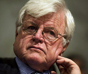 El último de la saga política más famosa de EEUU en el último siglo, Edward Kennedy, ha muerto a los 77 años de edad.