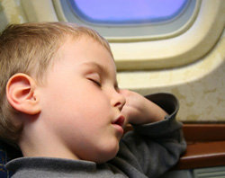 En Air France no está permitido que un hombre solo viaje al lado de “Un Menor No Acompañado” (UM) 