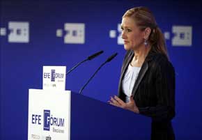 La candidata del PP a la Comunidad de Madrid, Cristina Cifuentes, durante su intervención hoy en un EFE Fórum Elecciones. EFE