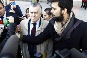 El testaferro de Bárcenas denuncia viajes de las autoridades españolas 'a espaldas' de las partes a Suiza 

