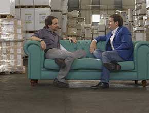Pablo Iglesias y Albert Rivera comparten sofá en 'Viajando con Chester' Mediaset 