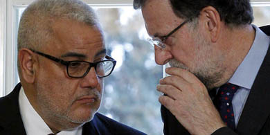 El presidente del Gobierno, Mariano Rajoy (d), y su homólogo marroquí, Abdelilah Benkirán 