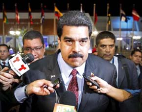 Maduro critica que González saliera de Venezuela en un avión presidencial colombiano