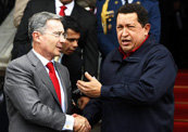 Chávez(d) y Uribe en una imagen de archivo del pasado mes de abril 