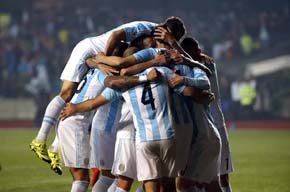 Argentina goleó y jugará la final con Chile