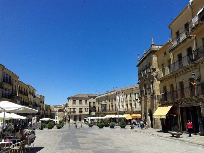 Ciudad Rodrigo entre Madrid y Oporto