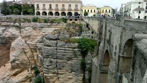 Ronda, pueblo blanco de Málaga Bien de Interés Cultural con entorno natural