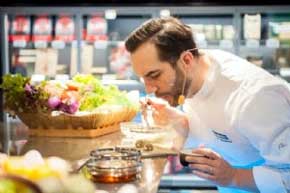 El chef Mario Sandoval sorprende en Makro Barajas