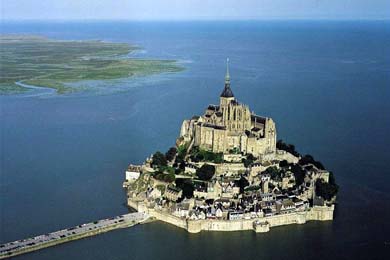 Con Viajes Clani podrá visitar uno de los sitios más famosos de Francia: el Mont Saint Michel