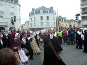 XX Edición del Folklores del mundo en Saint Malo, de la Bretaña francesa