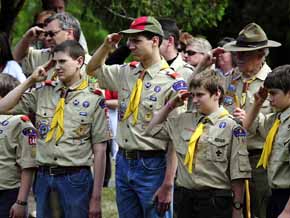 Los Boy Scouts de América ponen fin al veto a adultos homosexuales