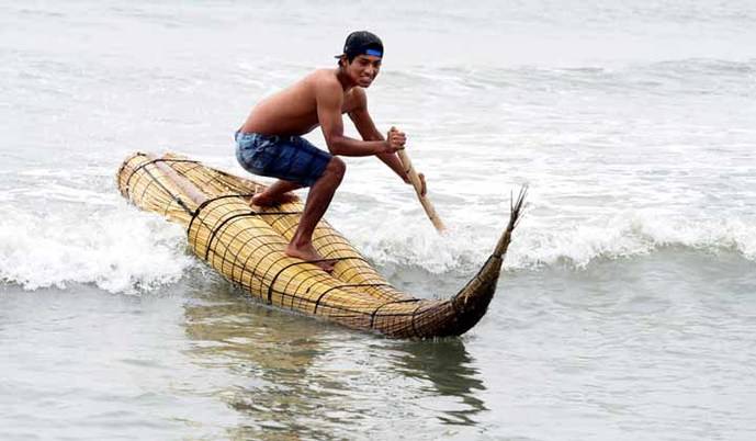 Festivaldel caballito de totora...