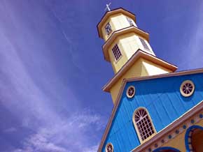 Proyecto busca resaltar el valor patrimonial y turístico de las Iglesias de Chiloé