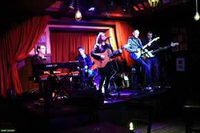 Paula Gómez trae desde Irlanda al Echegaray sus influencias blues y celtas