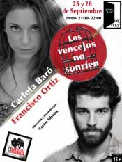 Los actores Francisco Ortíz y Carlota Baró interpretaron la obra “Los vencejos no sonríen” en la sala del Microteatro “El Off del Envy” en Valdepeñas.