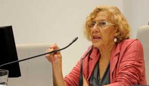 Carmena rompe con las agencias de calificación 'S&P' y 'Fitch'