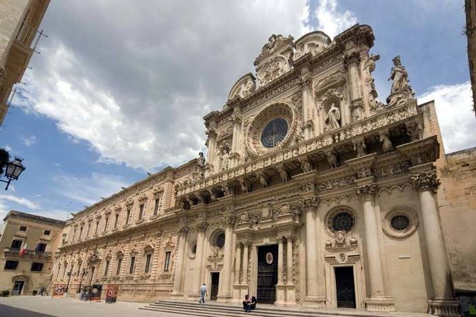 La Italia del sur muestra sus tesoros más ocultos desde el mar