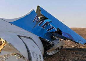 La revista del EI afirma que una bomba causó la caída de avión ruso en Egipto