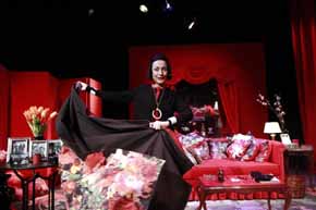 Carme Elías “Al Galope” en el Teatro Español, un monólogo sobre Diana Vreeland