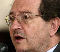 El ministro ecuatoriano de Defensa, Javier Ponce
