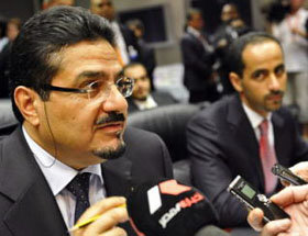 El ministro de Energía de Kuwait, Sheikh Ahmad Abdullah Al-Jaber Al-Ahmad Al-Sabah, habla ante la prensa, antes del incio de la 154 Conferencia Ministerial de la Organización de Países Exportadores de Petróleo (OPEP)