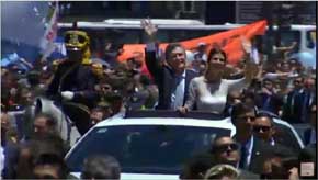 Macri y su mujer, tras el acto de toma de posesión.
