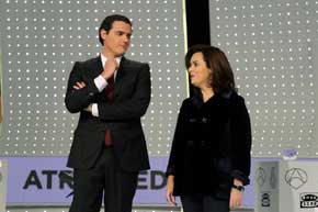 Albert Rivera y Soraya Sáenz de Santamaría esperan a Pedro Sánchez antes de comenzar el debate