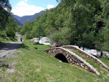 Andorra: naturaleza, deporte, arte, compras... y también destino de peregrinación