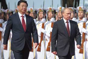 ¿Por qué Putin no mueve el brazo derecho al caminar? Parkinson o la KGB