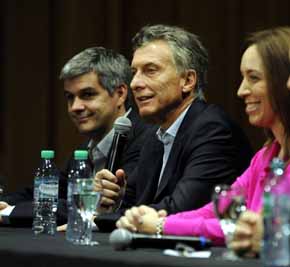 Mauricio Macri (c) durante la Conferencia del Mercosur.