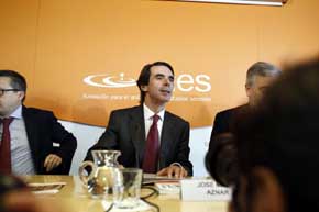 Aznar reaparece en el Comité Ejecutivo Nacional del PP tras el retroceso electoral del PP en las generales 