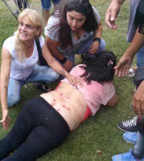 Una empleada pública herida (@teleSURtv)