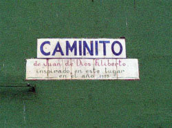 La placa que recuerda el hecho