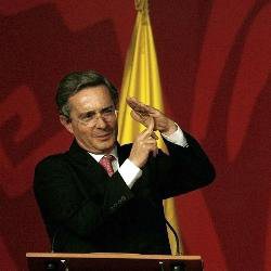 Colombia no firmó el documento final de la Cumbre. En la imagen, el presidente Álvaro Uribe

