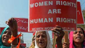 En Paquistán, las activistas han reclamado los Derechos humanos para la mujer