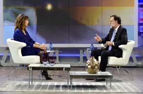 La periodista Ana Rosa Quintana entrevista al presidente del Gobierno en funciones Mariano Rajoy