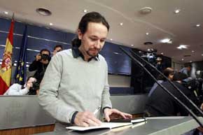 El secretario general de Podemos, Pablo Iglesias, este lunes en el Congreso.