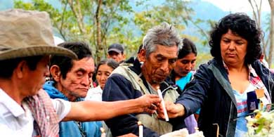 Asesinan a Berta Cáceres, la hondureña que le torció la mano al Banco Mundial y a China