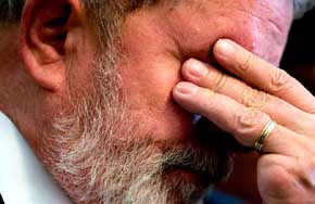 Lula abandona la comisaría tras declarar por más de tres horas
